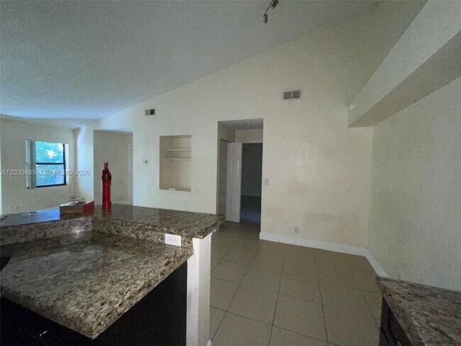 Building Photo - 9999 Summerbreeze Dr