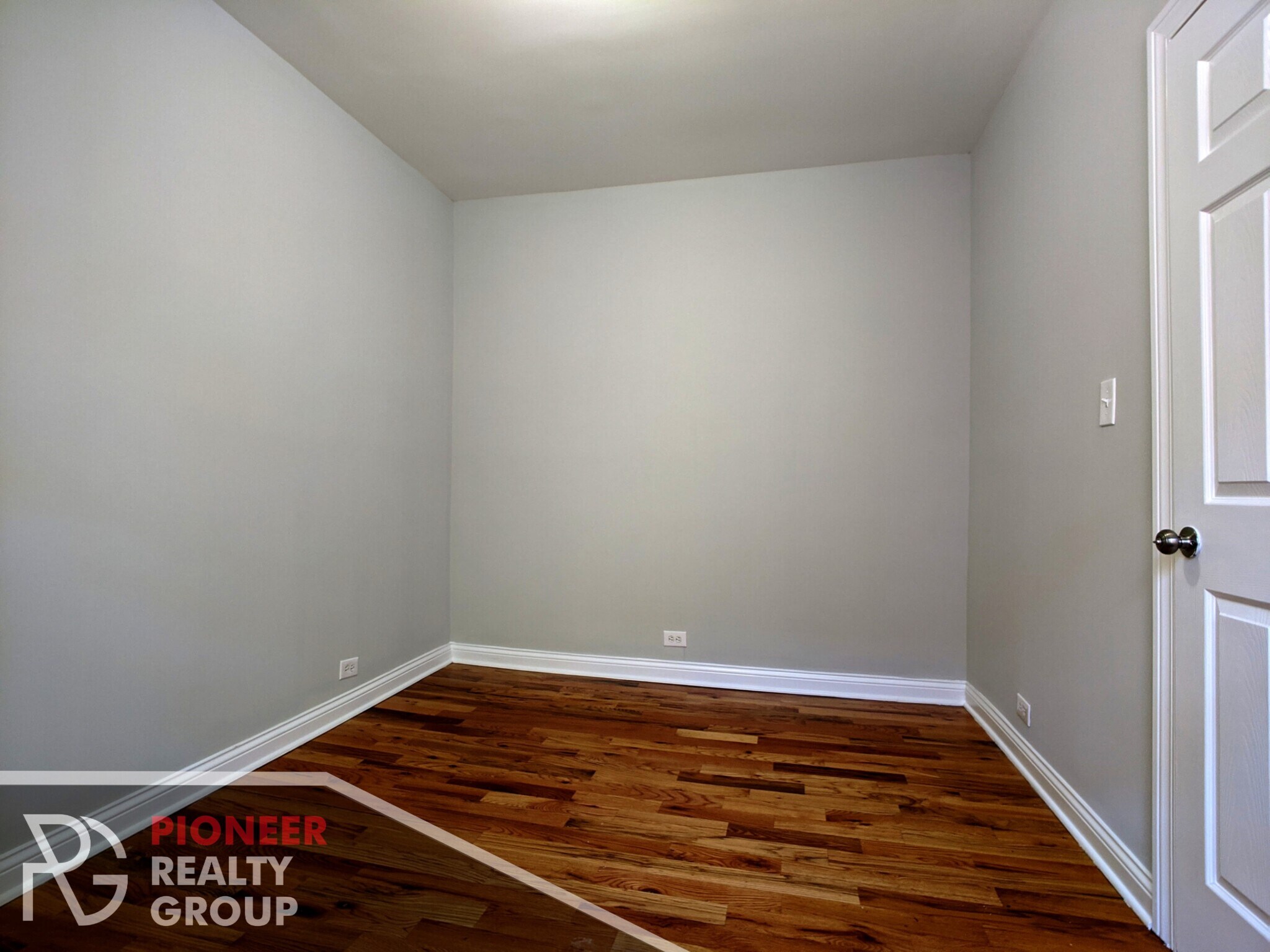Building Photo - 3721 N Pine Grove Ave