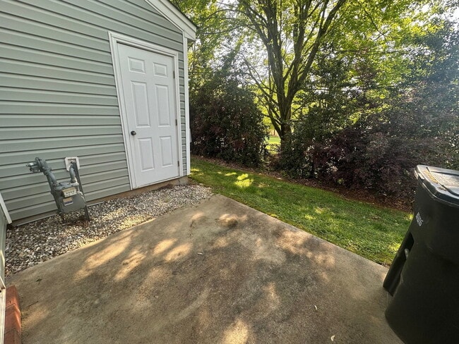 Building Photo - 2544 Halle Ann Cir