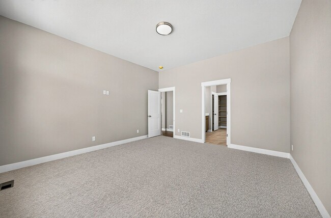 Building Photo - 10131 Lake Arbor Ln