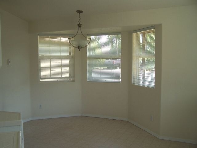 Building Photo - **1/2 OFF 1st Month!!** Great SW Bend Home Close To The Old Mill!