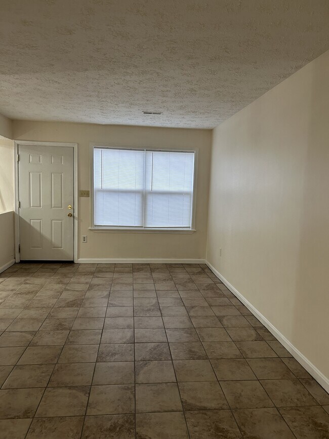 Building Photo - 46354 Columbus Dr