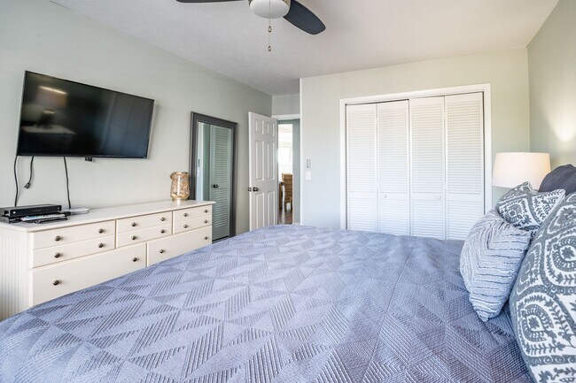 Building Photo - Ocean Dunes 1507 @ 1507 Sand Dollar Ct