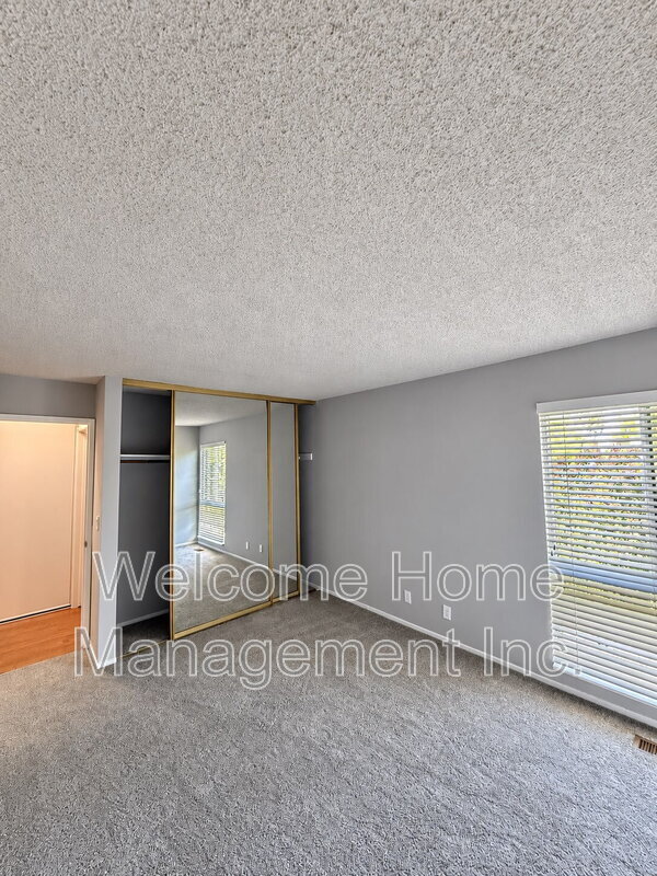 Building Photo - 190 Cleaveland Rd