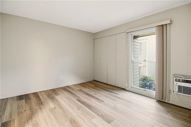 Building Photo - 388 S Main St