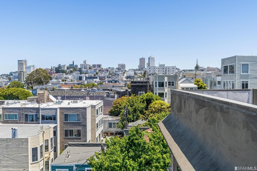 Roof deck view - 2920 Buchanan St