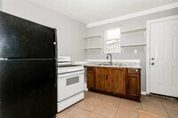 Building Photo - 4610 Schroeder St