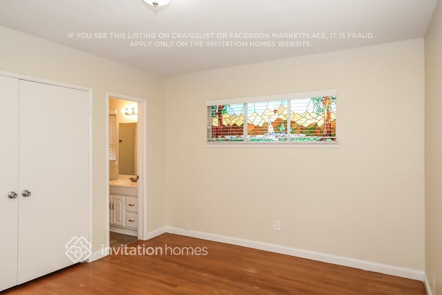 Building Photo - 5197 N Mountain View Ave