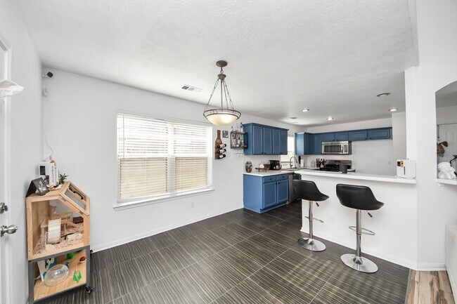 Building Photo - 18318 Farriswood Ct