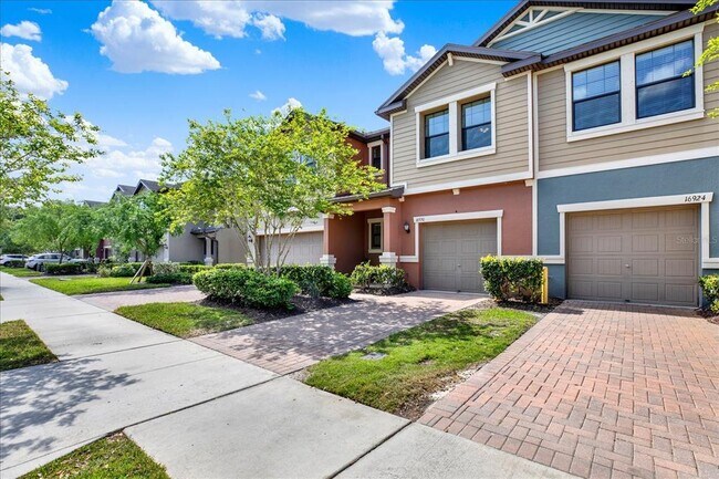 Building Photo - 16930 Storyline Dr