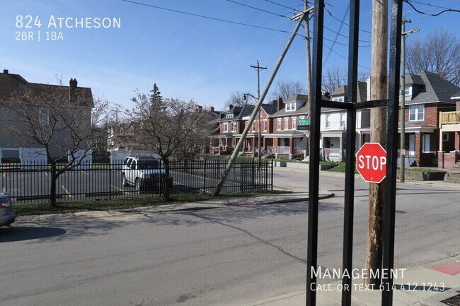Building Photo - 824 Atcheson-