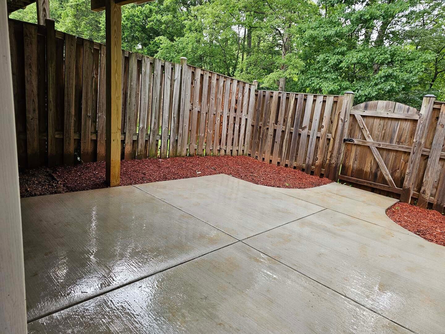 Concrete patio - 323 Felsted Ct