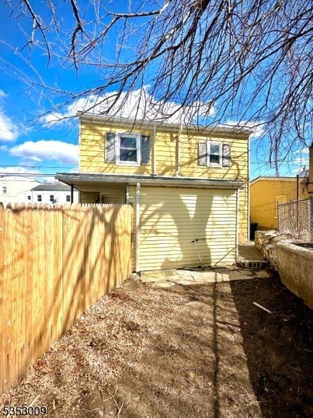 Building Photo - 10 Cedar Alley