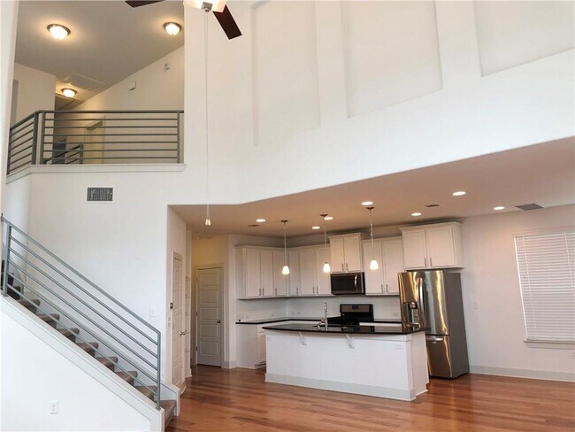 Building Photo - 2210 Capulet St