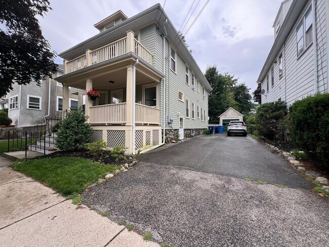 Building Photo - 235 White St
