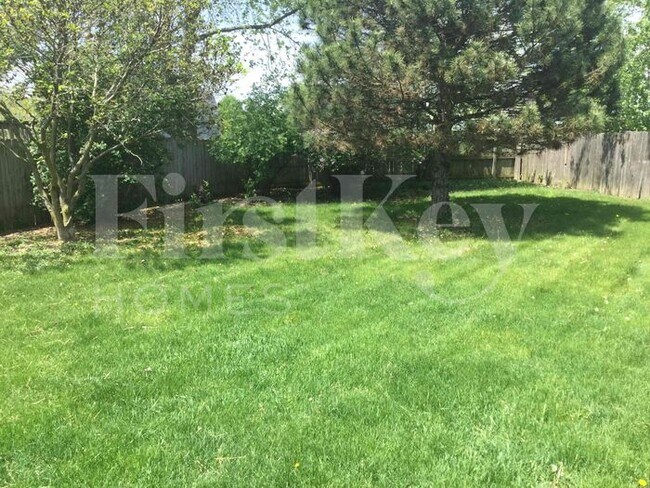 Building Photo - 805 Westmead Dr