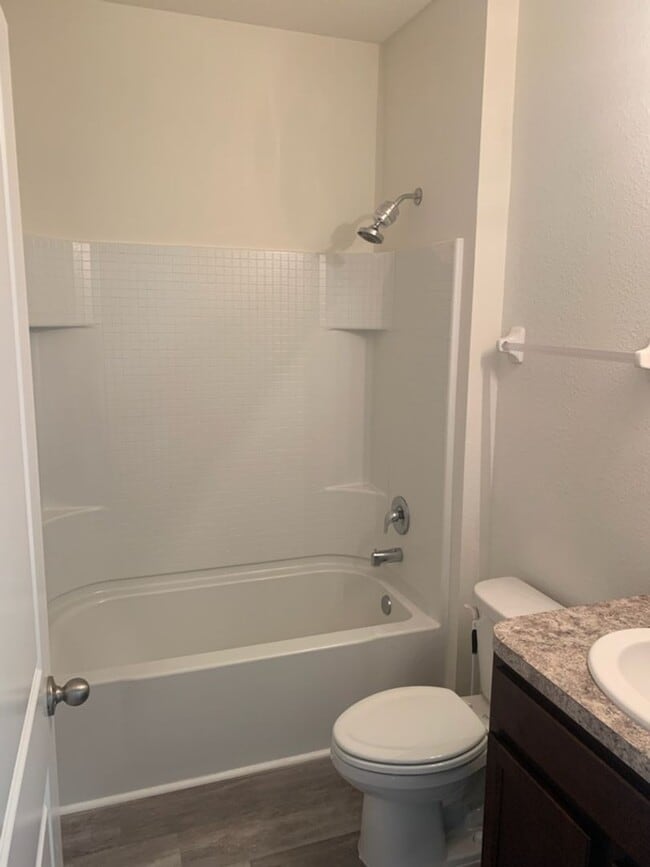 Building Photo - Beautiful Home Located In The New Chestnut Village Neighborhood On SW Archer Road