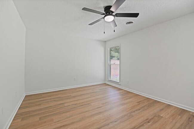 Building Photo - 2117 Semmes Dr