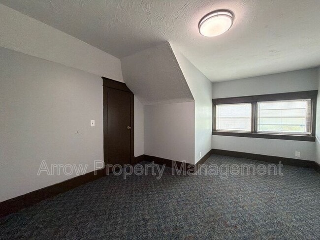 Building Photo - 2400 R St