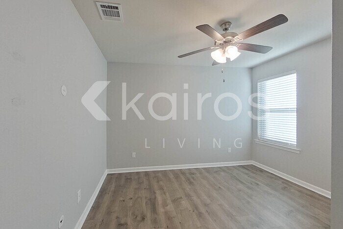 Building Photo - 418 Mango Dr