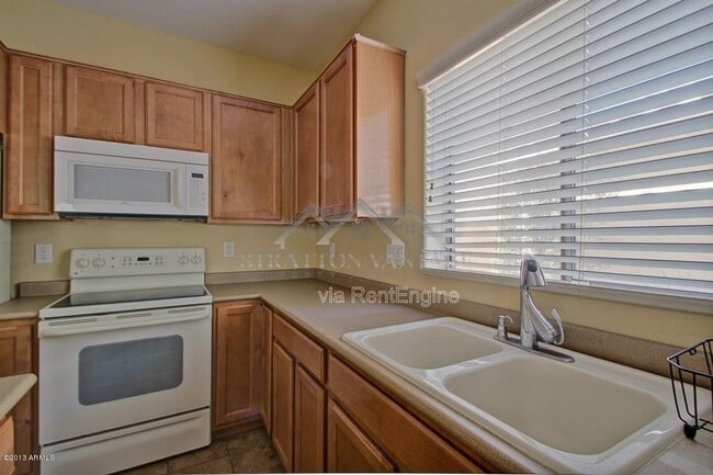 Building Photo - 4725 E Olney Ave