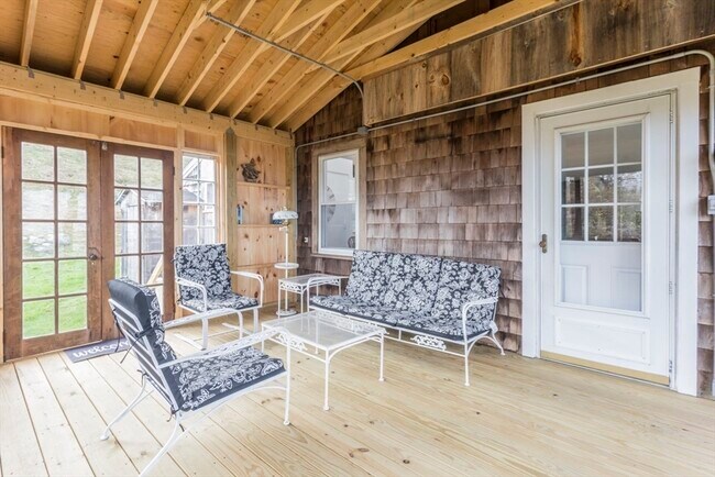 Building Photo - 43 Bayview Rd