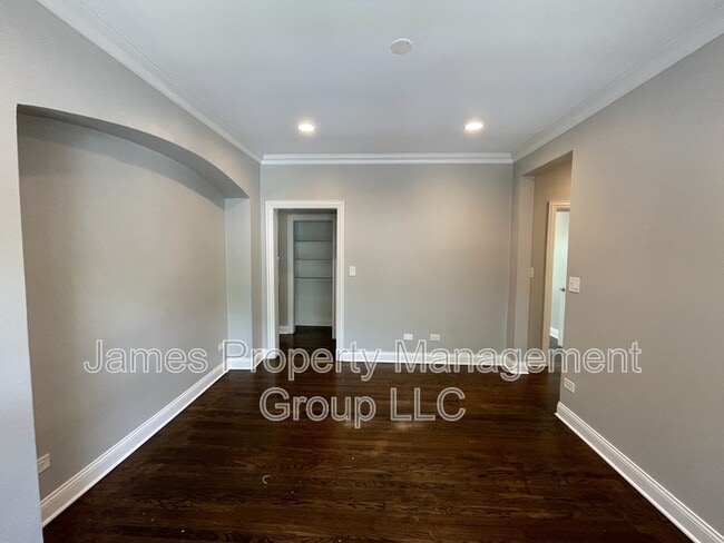 Building Photo - 5669 N Magnolia Ave