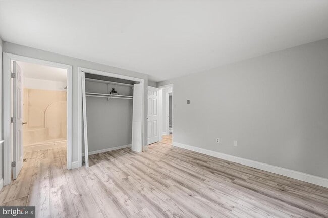 Building Photo - 813 Leeds Manor Ln