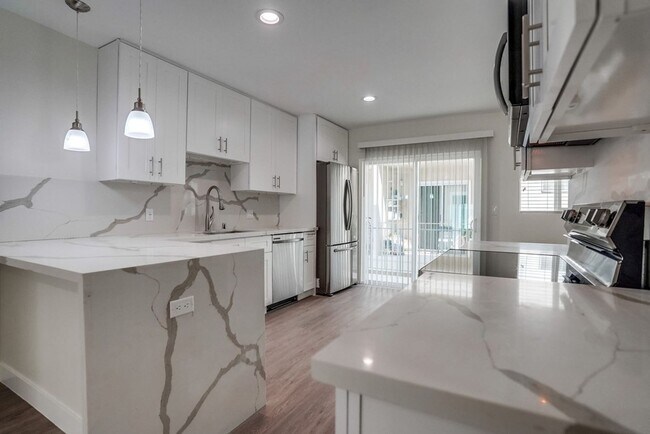 Building Photo - 441 W Queen St