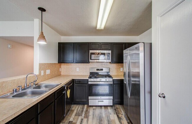 Building Photo - 2650 Daryns Landing Dr
