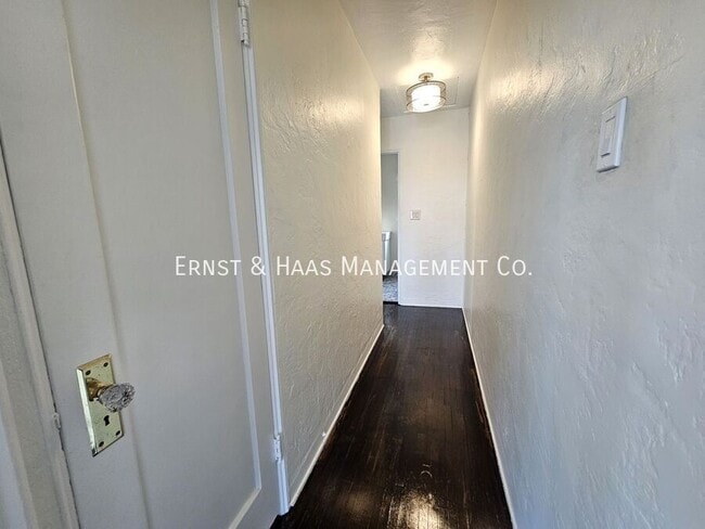 Building Photo - 332 Hermosa Ave