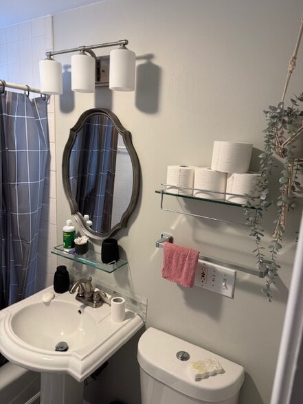 Building Photo - 25 Hill Top St