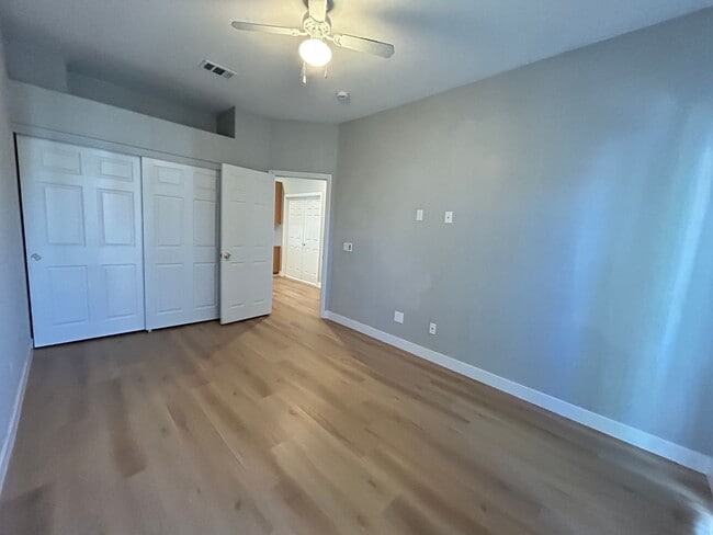 Building Photo - 5-Bedroom Silverado Ranch Home with Pool!