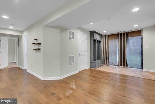 Building Photo - 8856 Youngsea Pl