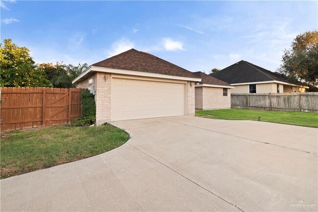 Building Photo - 31 Midlands Cir