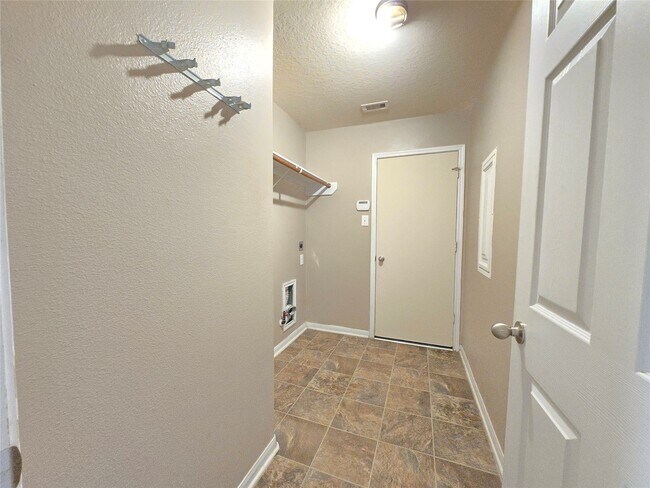 Building Photo - 9924 Lace Flower Way
