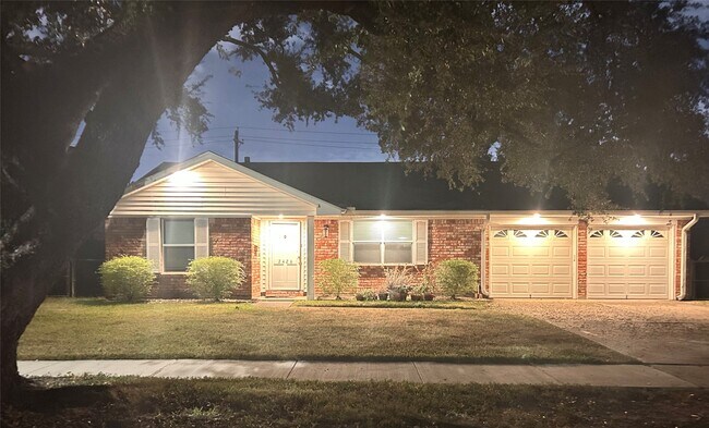 Building Photo - 2426 Tannehill Dr