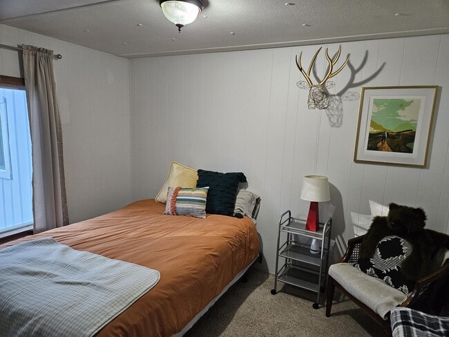 Building Photo - 2006 WY-352