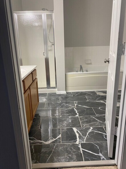 Primary bedroom Bathroom - 3712 Excalibur Ct