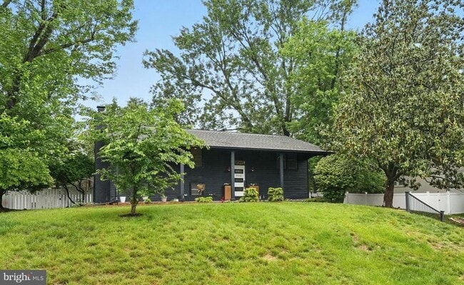 Building Photo - 7910 Bayberry Dr