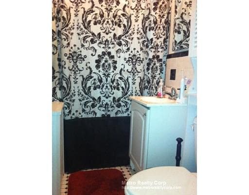 Building Photo - 52 Strathmore Rd