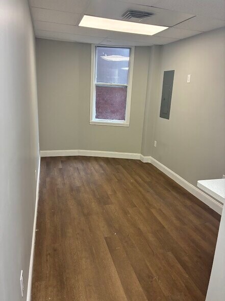 Building Photo - 418 N Mechanic St
