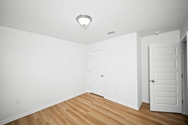 Building Photo - 1287 Hayward Lp