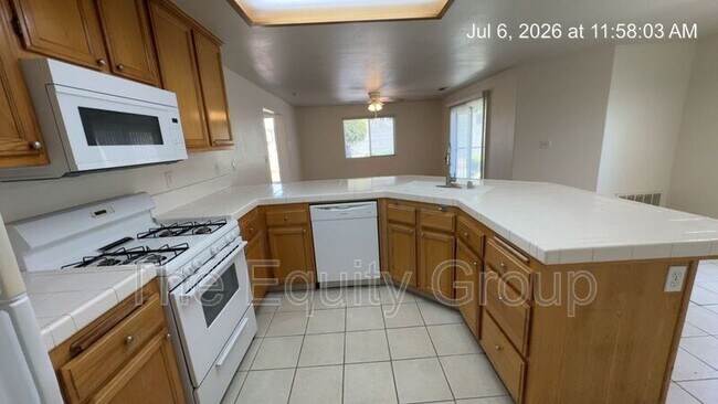 Building Photo - 2664 W Lark Ave
