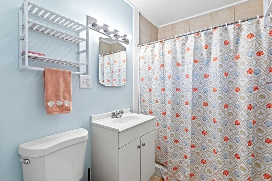 Building Photo - 31 Foote St