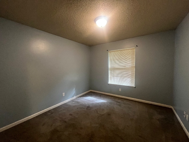 Building Photo - 10 Northhaven Pl