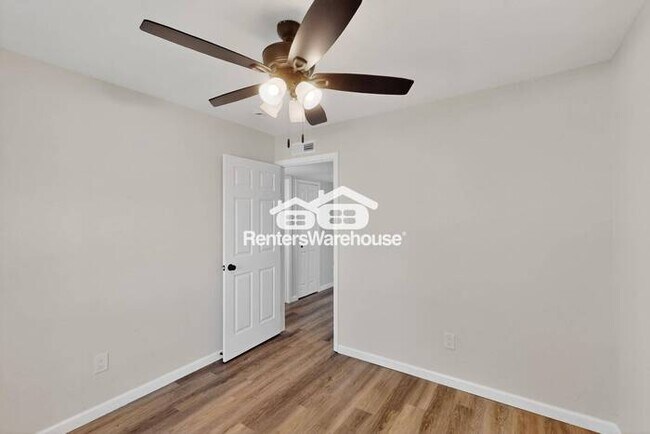 Building Photo - MOVE IN READY - 3BED/2BATH - THE COLONY, T...