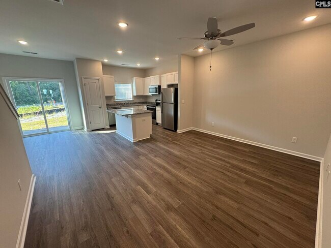 Building Photo - 2048 Armada Rd