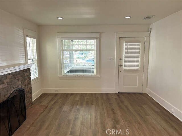 Building Photo - 246 W 4th St