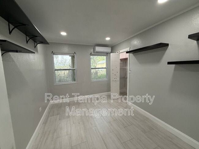 Building Photo - Neptune Drive - 1154 A